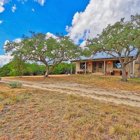 Log Cabin At Old Glory Ranch Wimberley Esterno foto
