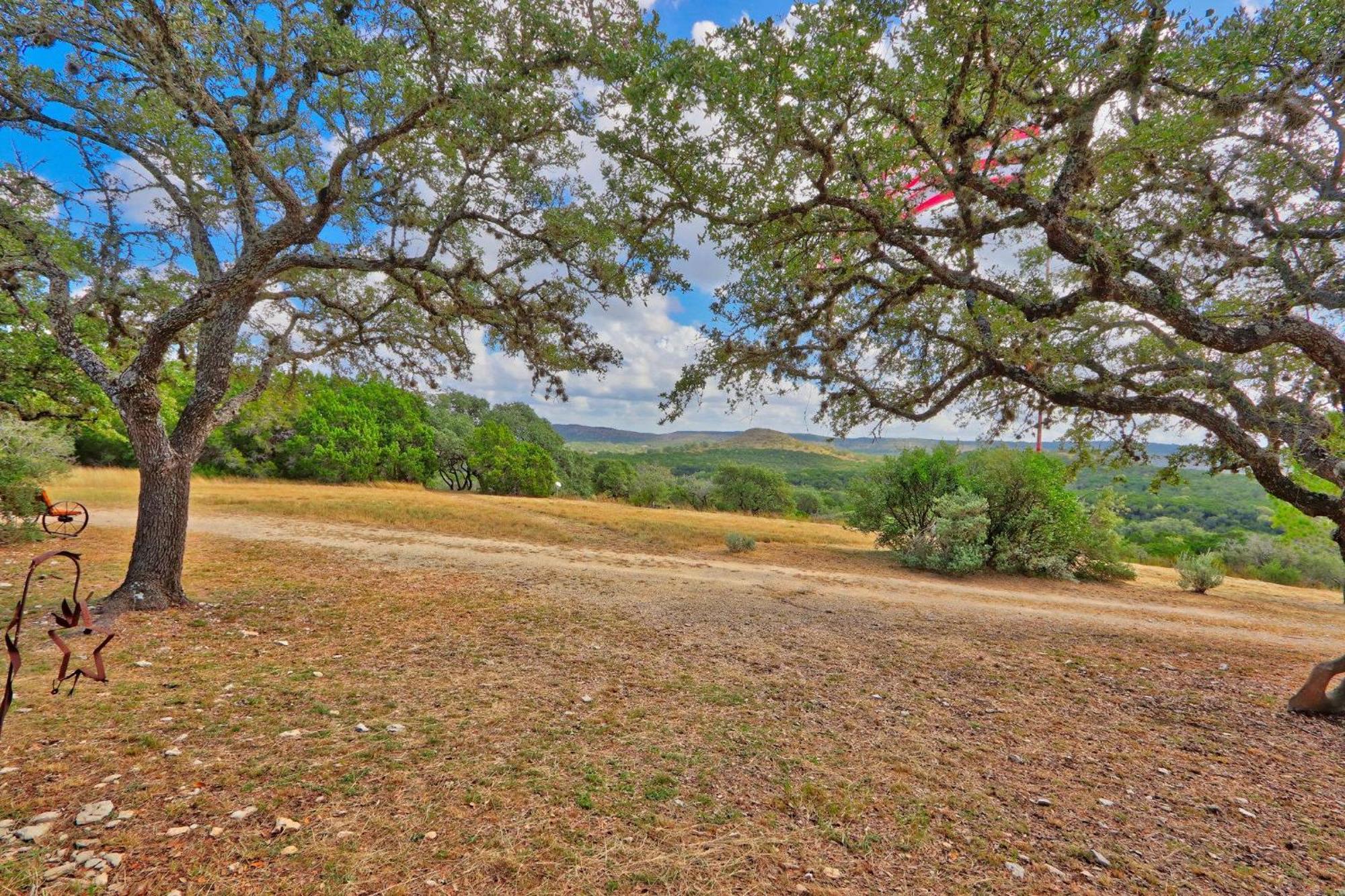 Log Cabin At Old Glory Ranch Wimberley Esterno foto
