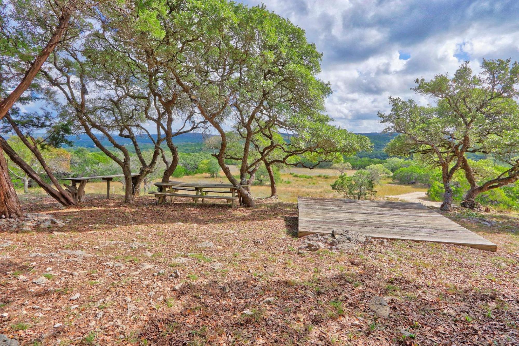 Log Cabin At Old Glory Ranch Wimberley Esterno foto