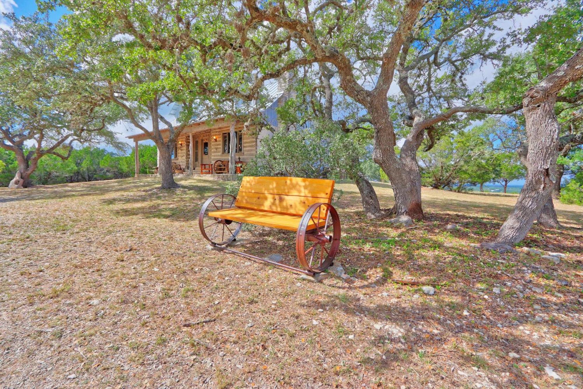 Log Cabin At Old Glory Ranch Wimberley Esterno foto